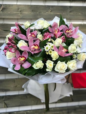 Букет цветов из: Розы и Хризантемы в Мартюше