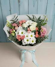 Букет цветов из:  Розы, Лизиантусы и Хризантемы в Мартюше