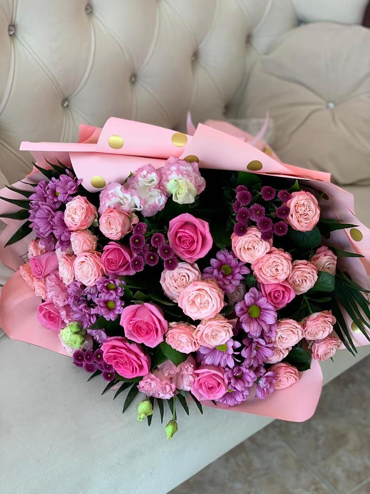 Букет цветов из: Хризантемы, Розы и Лизиантусы в Мартюше