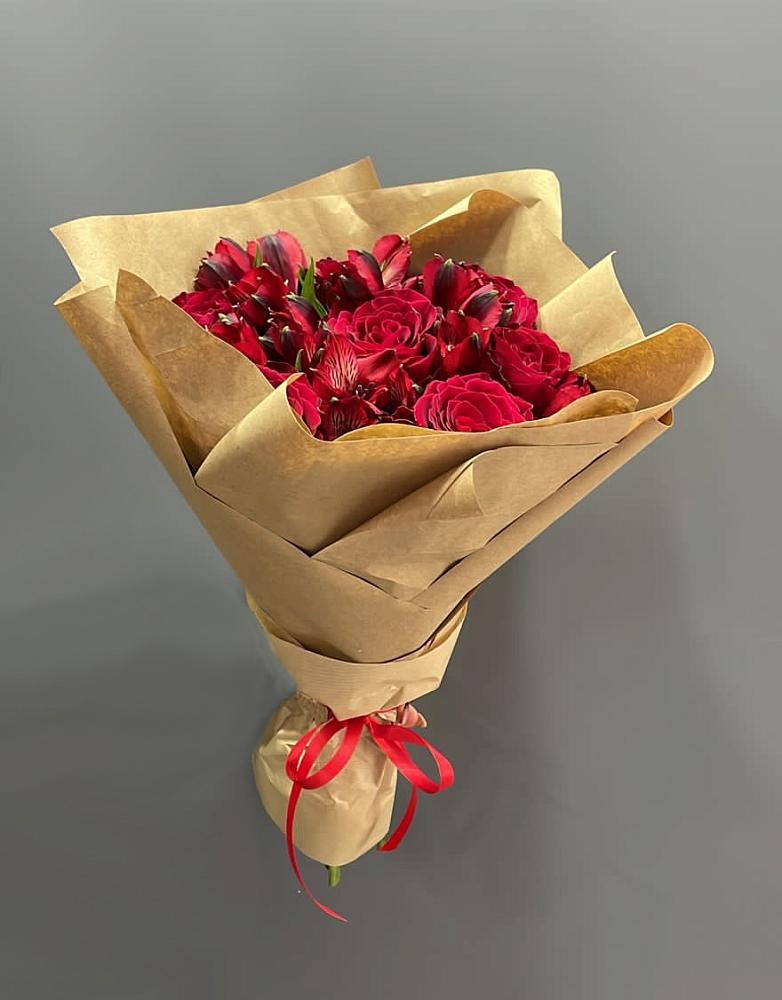 Букет цветов из: Альстромерии и Розы в Мартюше