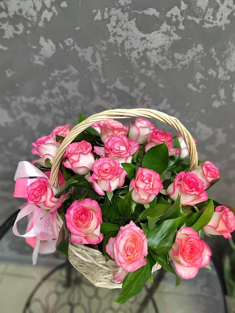 Цветочная композиция из Розы в корзине в Мартюше