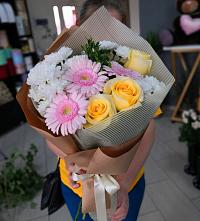 Букет цветов из:  Герберы, Розы и Хризантемы в Мартюше