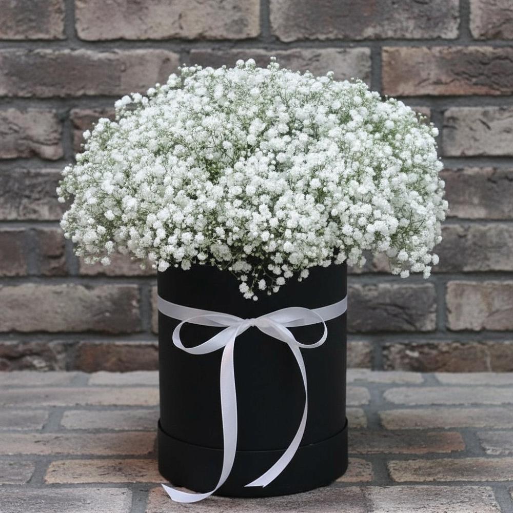 Цветочная композиция из Гипсофила в шляпной коробке в Мартюше