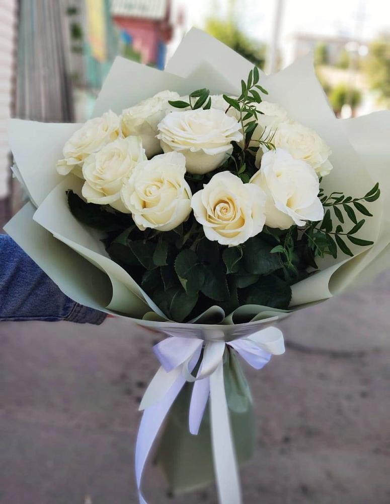 Букет Белые розы Проуд в Мартюше