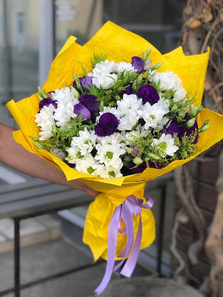 Букет цветов из: Ирисы, Хризантемы и Ромашки в Мартюше