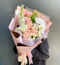 Букет цветов из:  Хризантемы и Розы в Мартюше