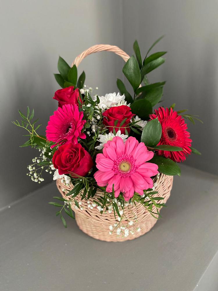 Цветочная композиция из Розы, Хризантемы и Герберы в корзине в Мартюше